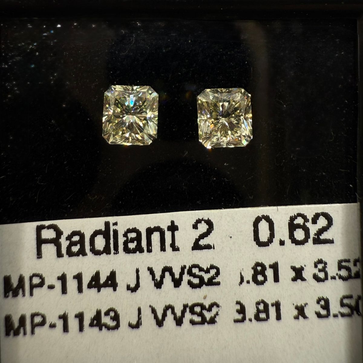 0.62 CT J VVS2 RADIANT diamond Pairs Inventory